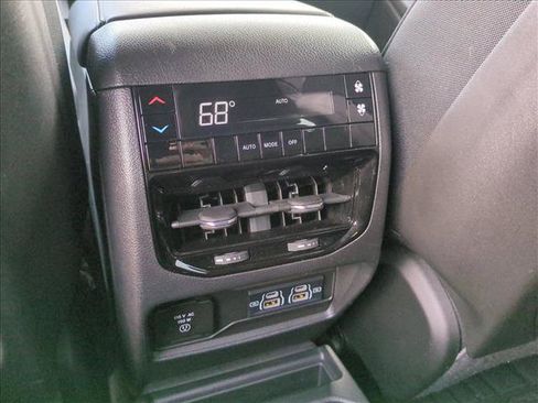 Used 2024 Jeep Grand Cherokee L Altitude AWD/4WD image 18
