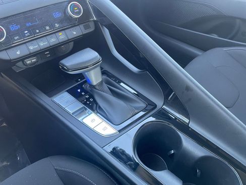 Used 2025 Hyundai Elantra SEL image 41