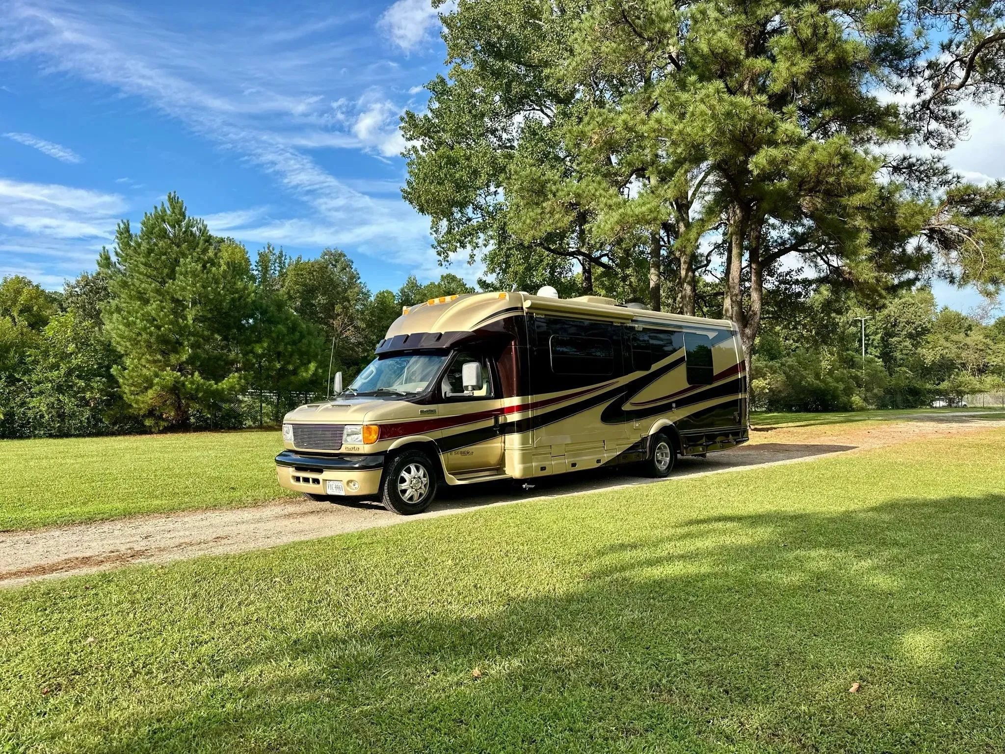 Used 2006 Ford E-450 and Econoline 450 RWD image 1