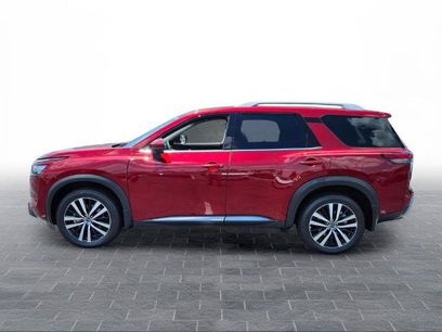 Certified 2025 Nissan Pathfinder Platinum
