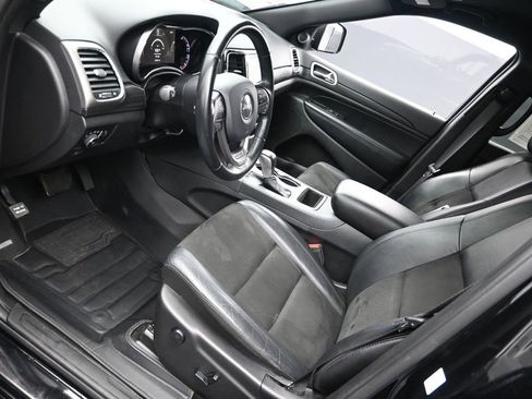 Used 2020 Jeep Grand Cherokee Altitude AWD/4WD image 21