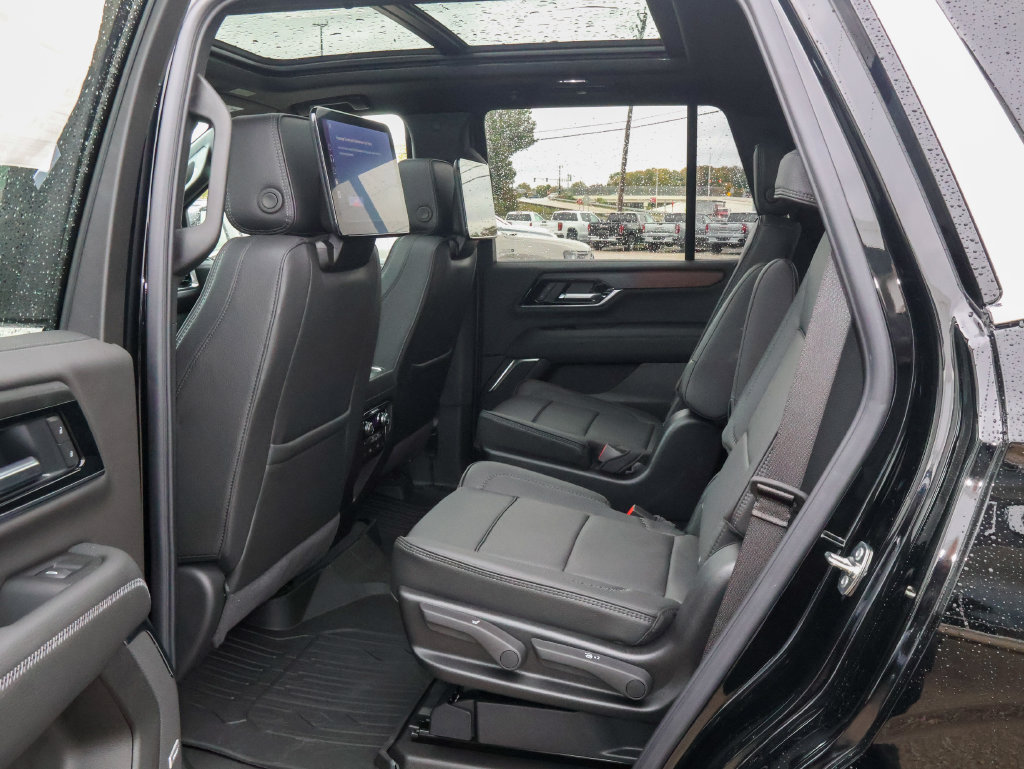New 2026 GMC Yukon Denali w/ Denali Reserve Package AWD/4WD image 13