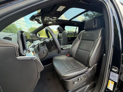 Certified 2024 Cadillac Escalade Premium Luxury w/ Performance Package AWD/4WD image 12