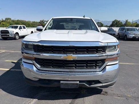 Used 2018 Chevrolet Silverado 1500 LT w/ Trailering Package AWD/4WD image 2