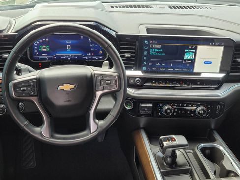 Used 2024 Chevrolet Silverado 1500 High Country w/ High Country Premium Package AWD/4WD image 18