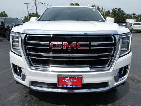 Certified 2024 GMC Yukon SLT w/ SLT Luxury Package AWD/4WD image 10