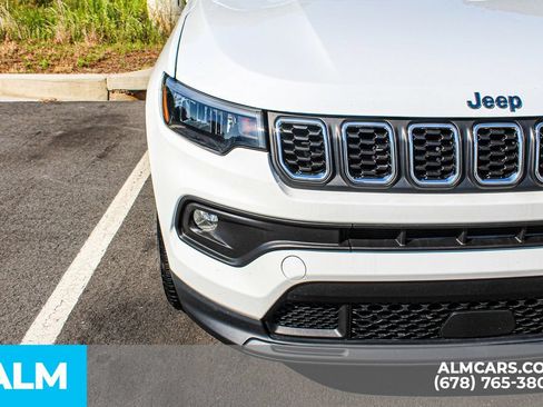Used 2024 Jeep Compass Latitude AWD/4WD image 11