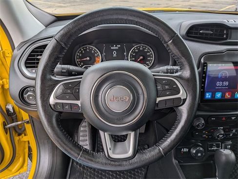 Used 2018 Jeep Renegade Latitude w/ Cold Weather Group image 18