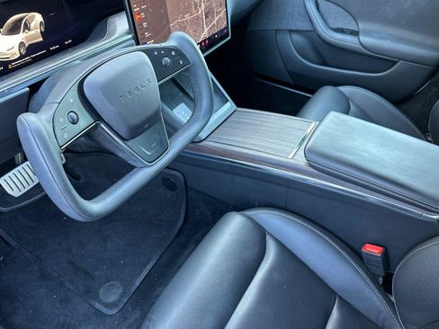 Used 2021 Tesla Model S Plaid image 10