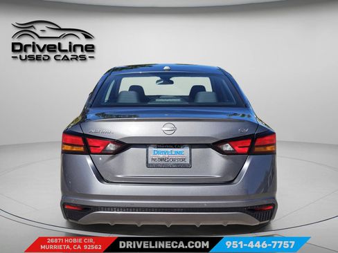 Used 2024 Nissan Altima 2.5 SV image 3