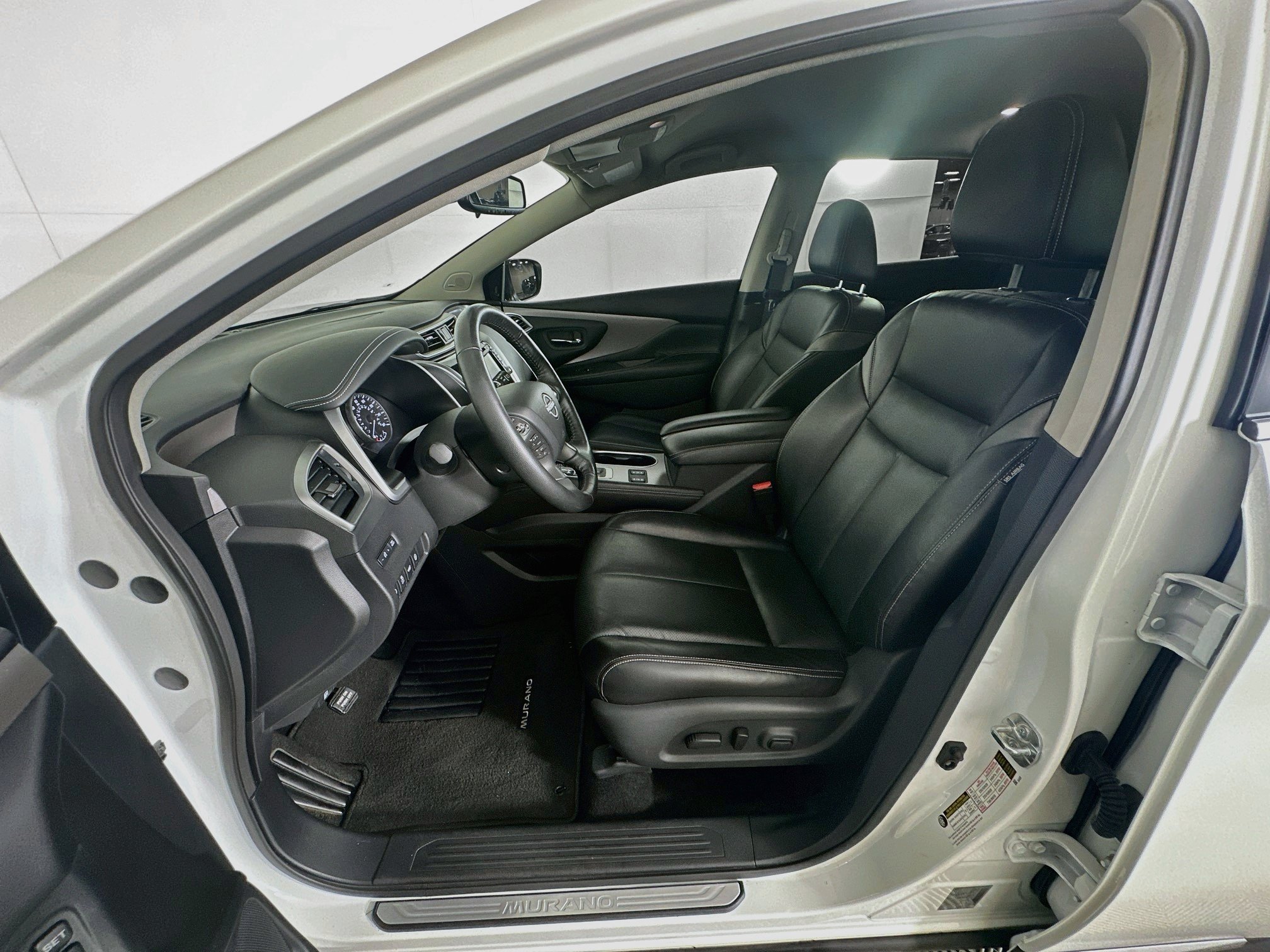 Used 2023 Nissan Murano SL FWD image 13