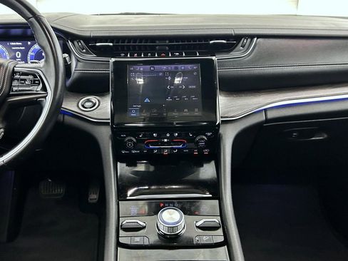 Certified 2022 Jeep Grand Cherokee Overland image 12