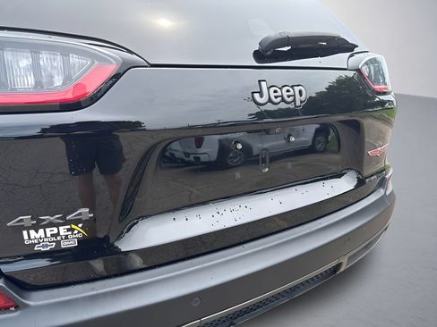 Used 2021 Jeep Cherokee Trailhawk AWD/4WD image 31