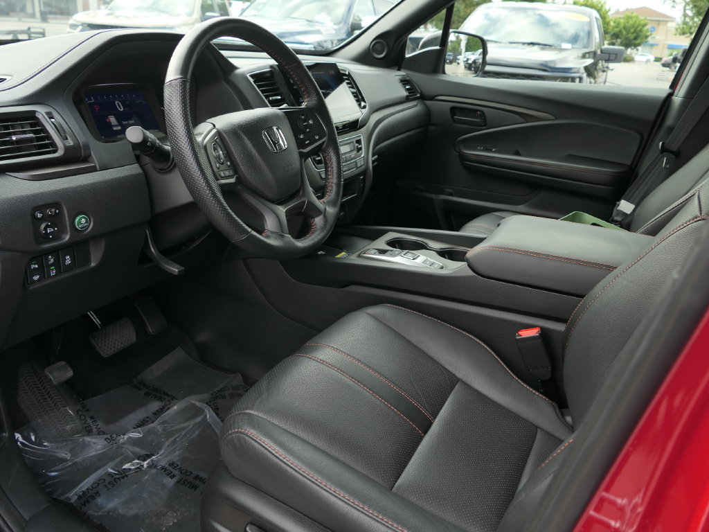 Used 2025 Honda Passport TrailSport image 10