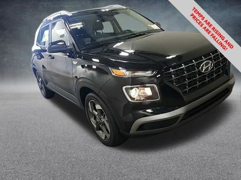 Used 2025 Hyundai Venue SEL image 22