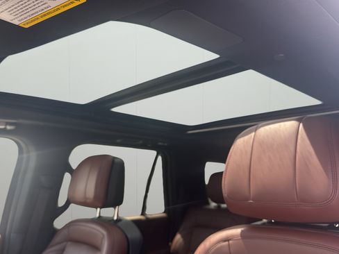 New 2026 Lincoln Navigator Reserve AWD/4WD image 21