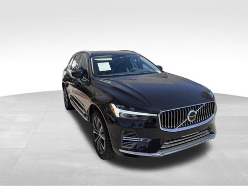 Used 2022 Volvo XC60 T8 Inscription Expression w/ Advanced Package AWD/4WD image 3