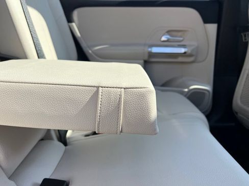 Certified 2025 Mercedes-Benz GLB 250 4MATIC image 22
