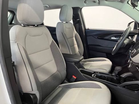 Used 2022 Chevrolet TrailBlazer LS FWD image 10