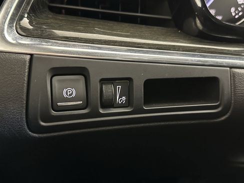 Used 2020 Cadillac XT5 Premium Luxury image 43