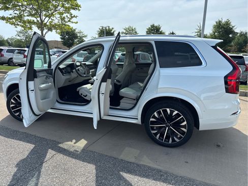 Used 2026 Volvo XC90 B6 Ultra w/ Protection Package AWD/4WD image 34