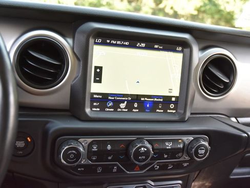Used 2021 Jeep Wrangler Unlimited Sport AWD/4WD image 17