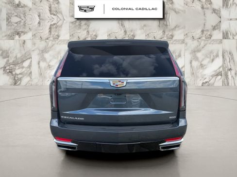 Used 2021 Cadillac Escalade Premium Luxury AWD/4WD image 4