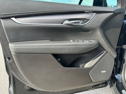 Used 2024 Cadillac XT6 Luxury AWD/4WD image 30