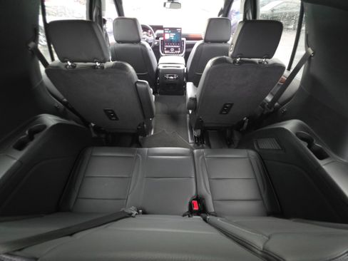 Used 2025 GMC Yukon Denali AWD/4WD image 24