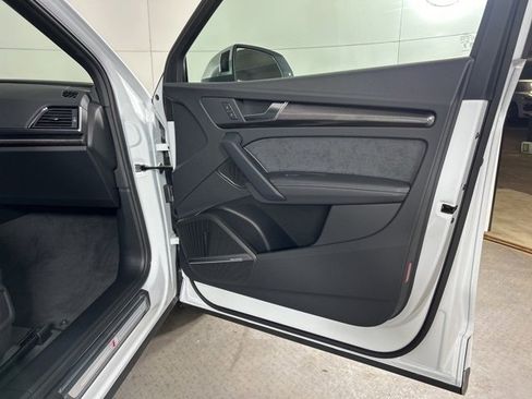 New 2025 Audi SQ5 Premium Plus image 10