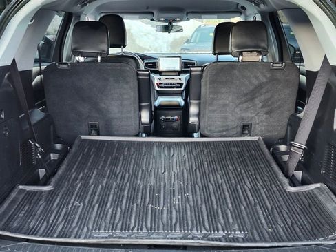 Certified 2022 Ford Explorer XLT w/ Equipment Group 202A image 33