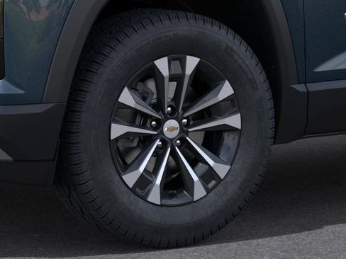 New 2027 Chevrolet Equinox LT w/ Convenience Package II FWD image 9
