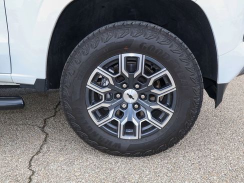 Used 2023 Chevrolet Colorado Z71 w/ Z71 Convenience Package 2 AWD/4WD image 31