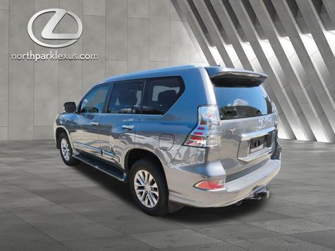 Used 2018 Lexus GX 460 Premium w/ Premium Package AWD/4WD image 2