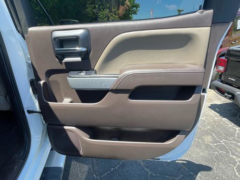 Used 2017 Chevrolet Silverado 1500 LTZ Z71 w/ LTZ Plus Package AWD/4WD image 24