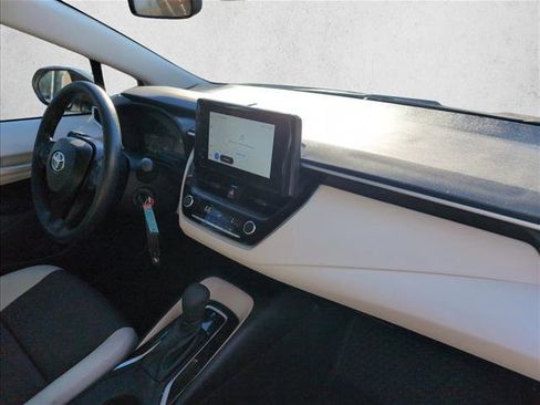 Used 2025 Toyota Corolla LE image 23