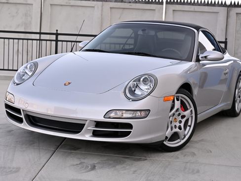 Used 2005 Porsche 911 Carrera S RWD image 3