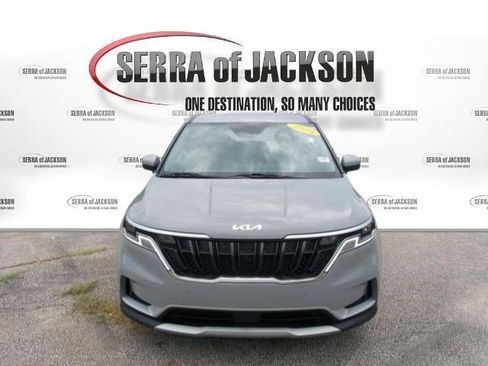 Certified 2024 Kia Carnival EX FWD image 3