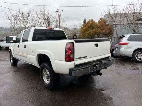 Used 2007 Chevrolet Silverado 2500 LT w/ Heavy-Duty Power Package AWD/4WD image 2