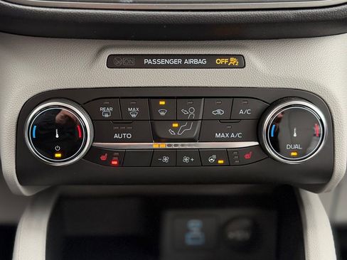 Used 2023 Ford Escape Active image 11