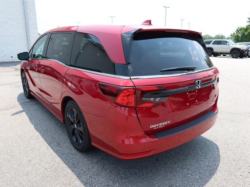 Certified 2024 Honda Odyssey Sport image 7