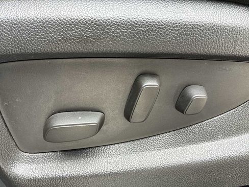 Used 2015 Chevrolet Suburban LTZ image 14