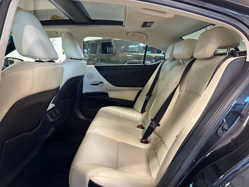 Used 2022 Lexus ES 350 w/ Premium Package image 33