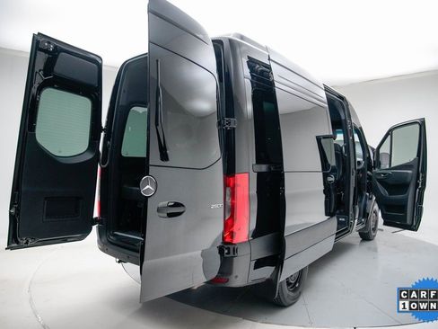Used 2024 Mercedes-Benz Sprinter 2500 image 35