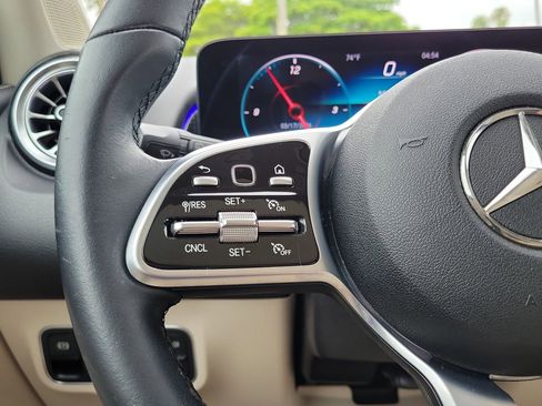 Certified 2022 Mercedes-Benz GLB 250 image 29