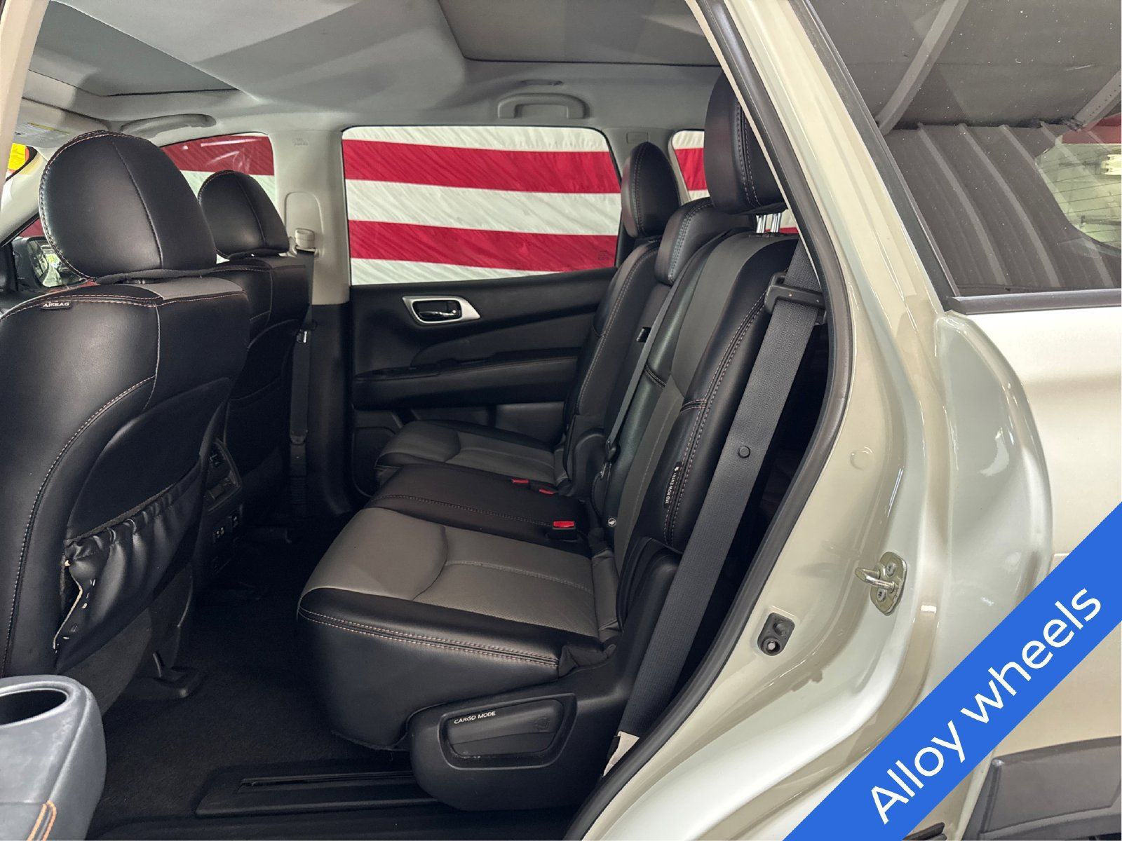 Used 2020 Nissan Pathfinder SL AWD/4WD image 10
