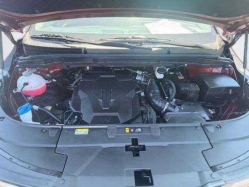 Used 2025 Kia Carnival FWD image 31