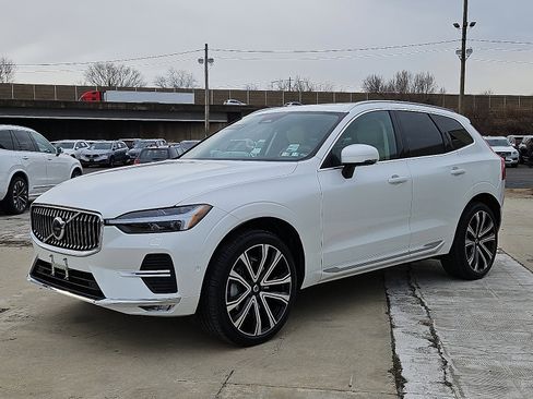 Certified 2023 Volvo XC60 B6 Ultimate image 3