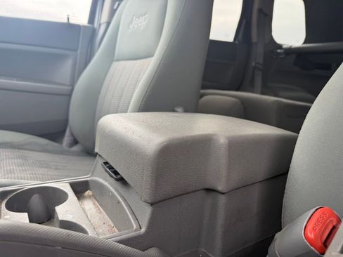 Used 2007 Jeep Grand Cherokee Laredo AWD/4WD image 9