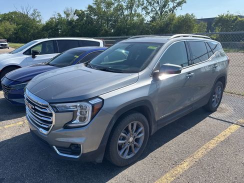 Used 2023 GMC Terrain SLT w/ Infotainment Package II AWD/4WD image 2